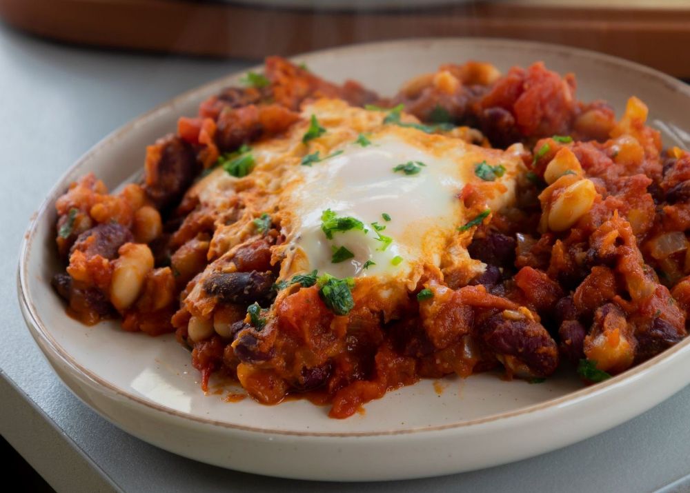 Chorizo with baked eggs